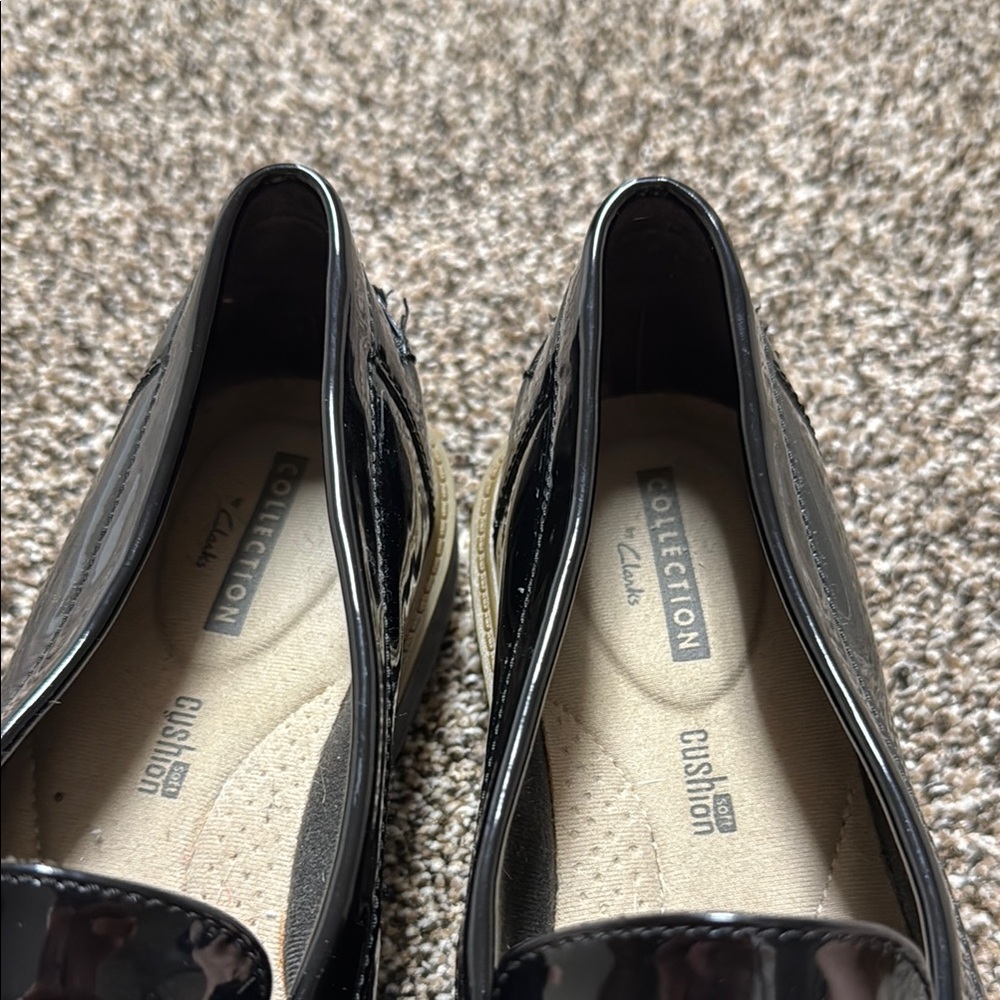 Clarks Black Leather Flats Slip-On Loafers - Picture 3 of 6
